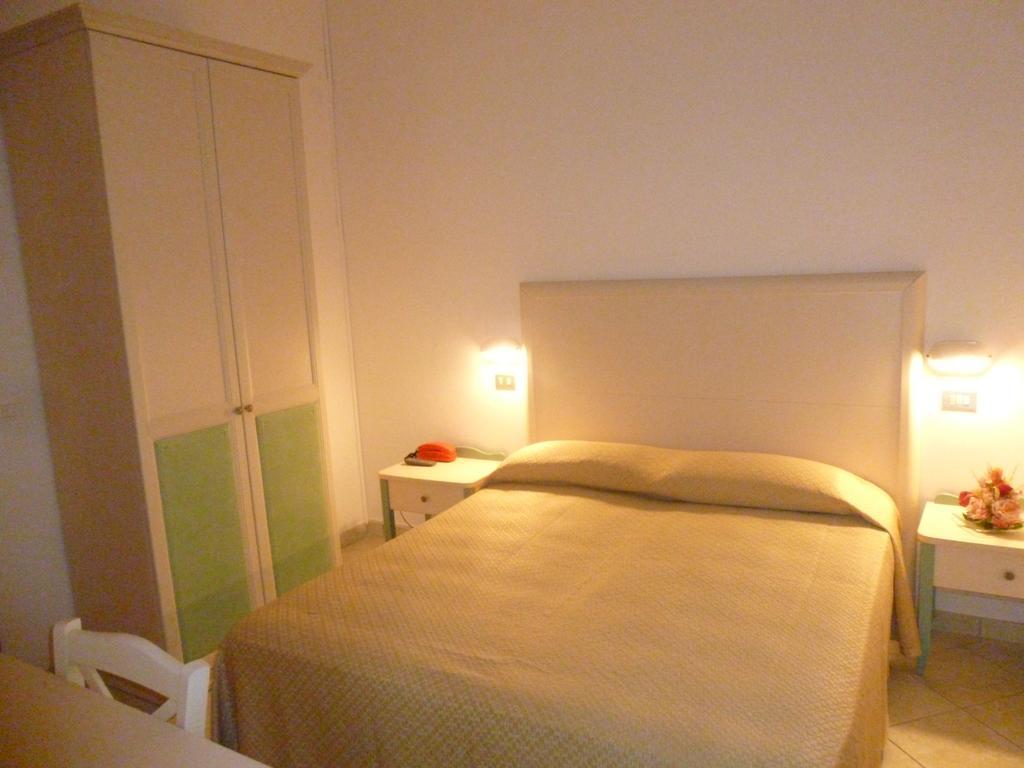 Hotel Basilea Bellaria-Igea Marina Buitenkant foto