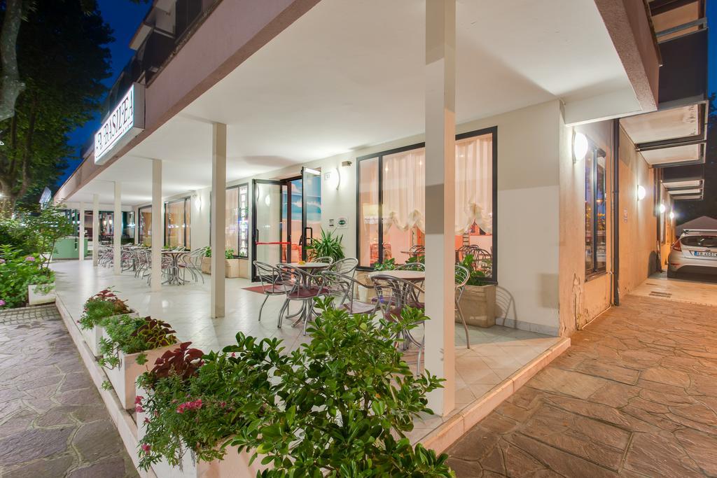 Hotel Basilea Bellaria-Igea Marina Buitenkant foto