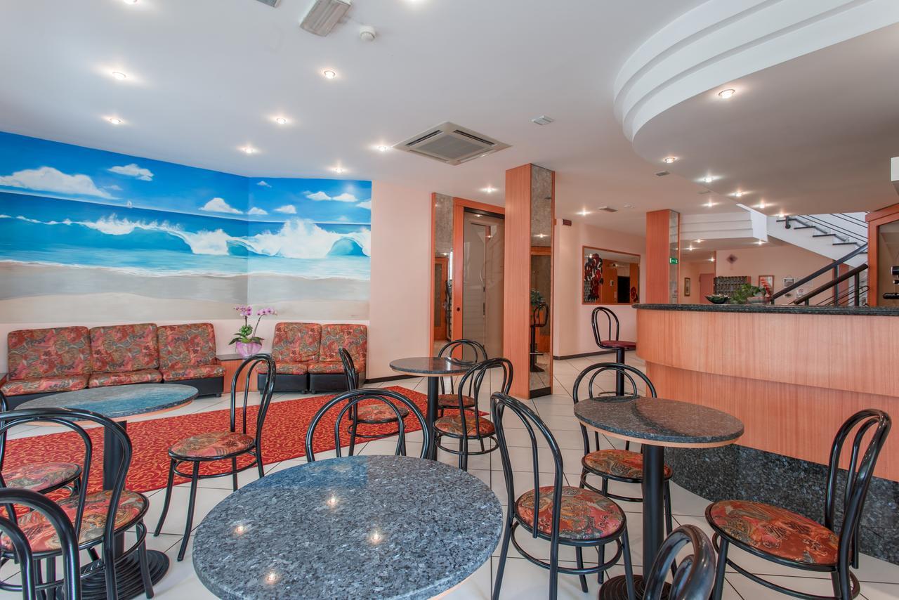 Hotel Basilea Bellaria-Igea Marina Buitenkant foto